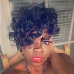 Meet your Posher, Tosha